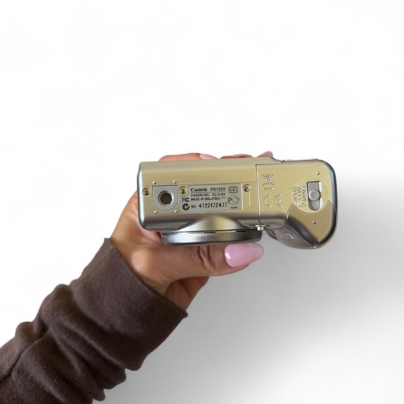 Canon PowerShot A570 IS digital camera - Picture 4 of 6